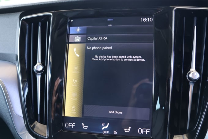 2025 Volvo V60