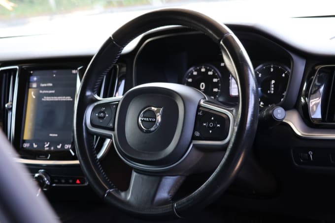2025 Volvo V60