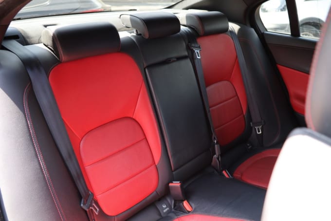 2025 Jaguar Xe