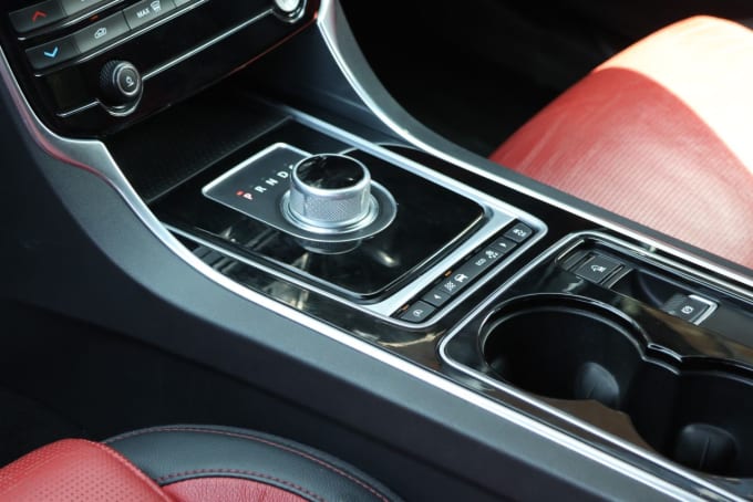 2025 Jaguar Xe