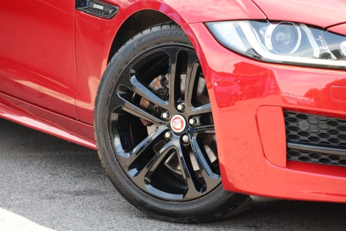 2025 Jaguar Xe