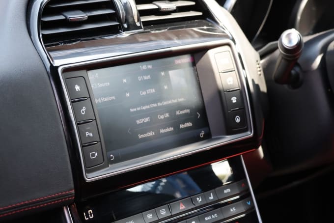 2025 Jaguar Xe