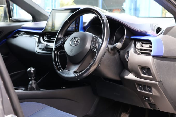 2025 Toyota C-hr