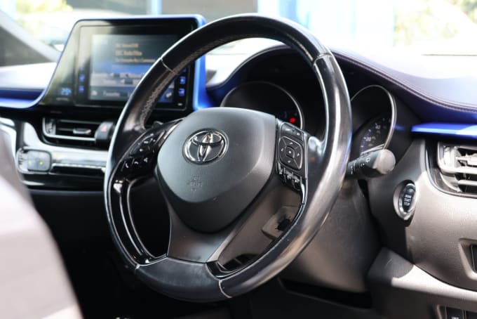 2025 Toyota C-hr