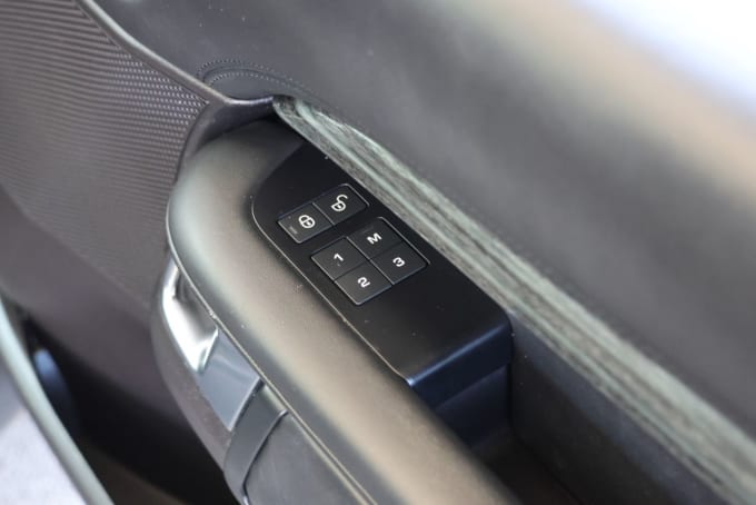 2025 Land Rover Discovery