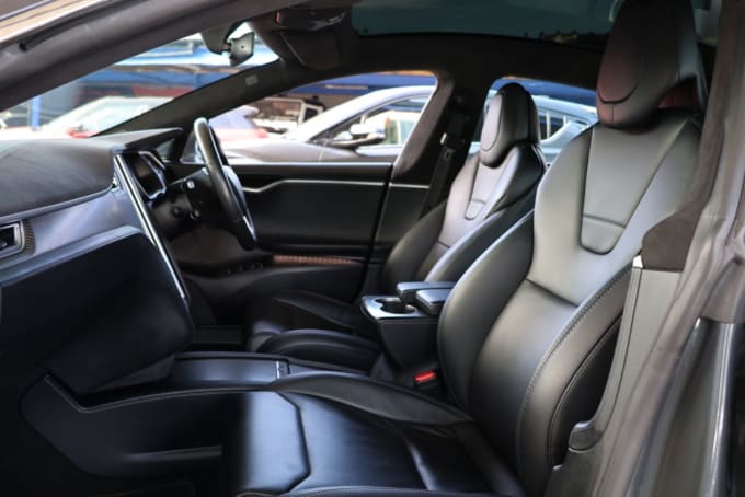 2025 Tesla Model S