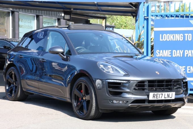 2025 Porsche Macan