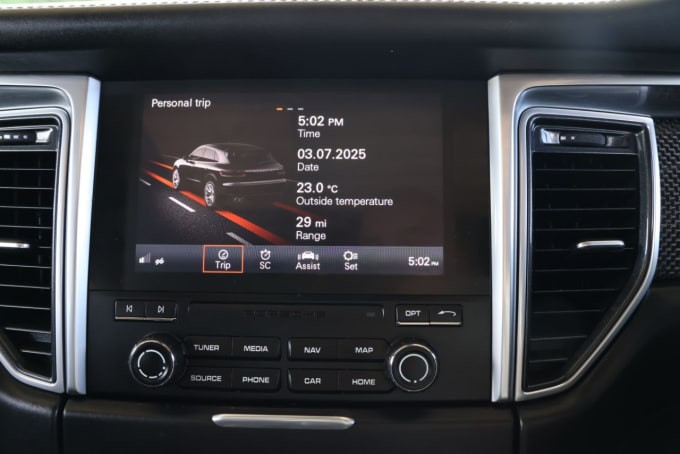 2025 Porsche Macan