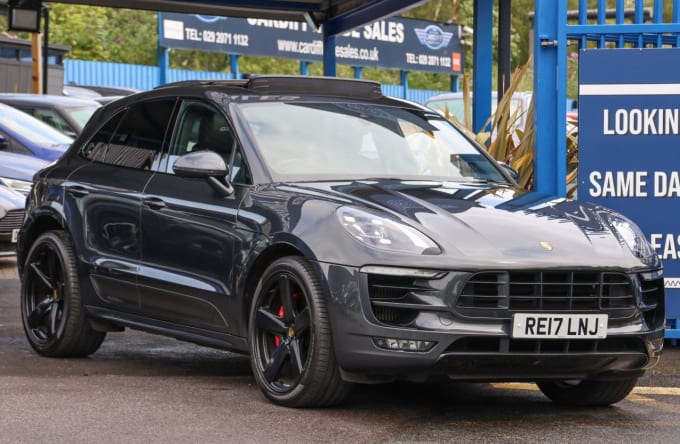 2025 Porsche Macan