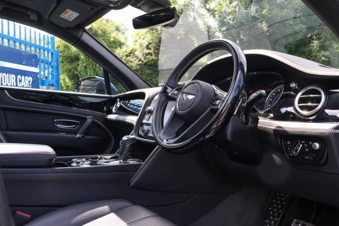 2025 Bentley Bentayga