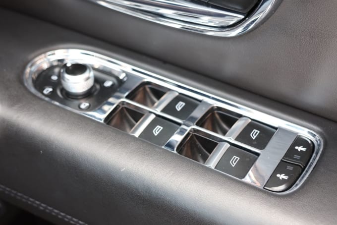 2025 Bentley Bentayga