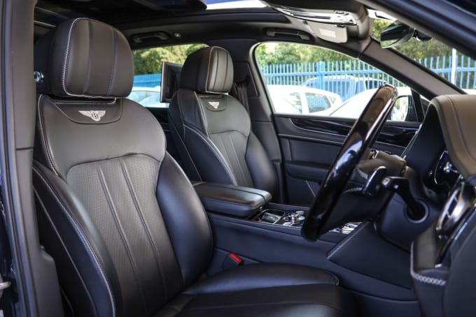 2025 Bentley Bentayga
