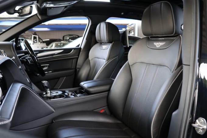 2025 Bentley Bentayga