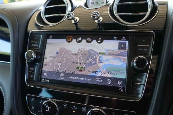 2025 Bentley Bentayga
