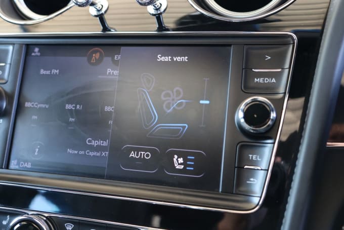 2025 Bentley Bentayga