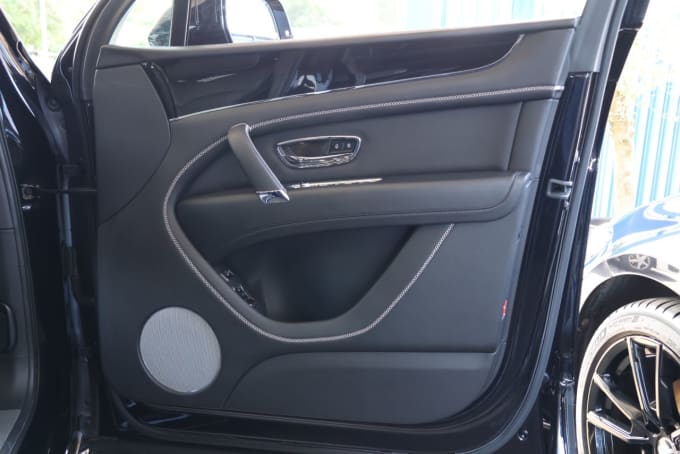 2025 Bentley Bentayga
