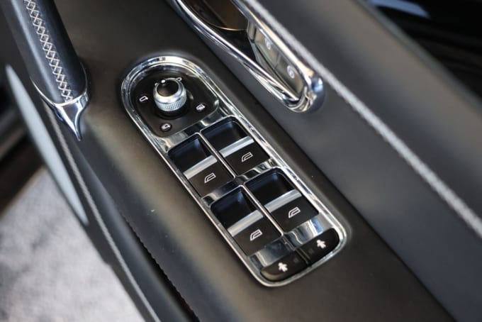 2025 Bentley Bentayga