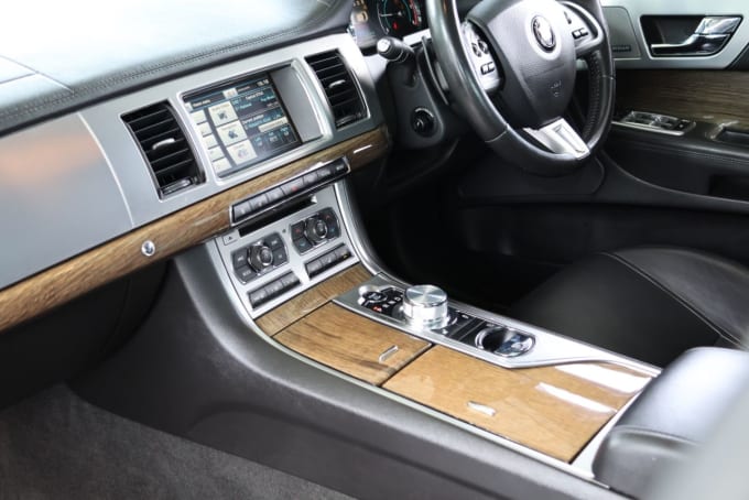 2025 Jaguar Xf