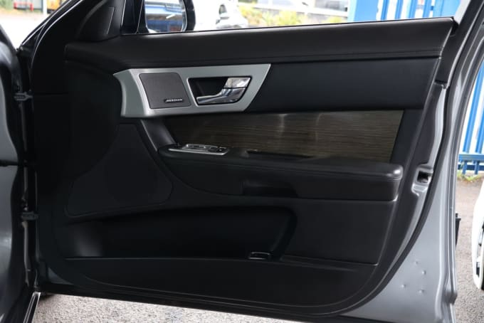 2025 Jaguar Xf