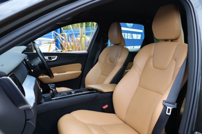 2025 Volvo Xc60