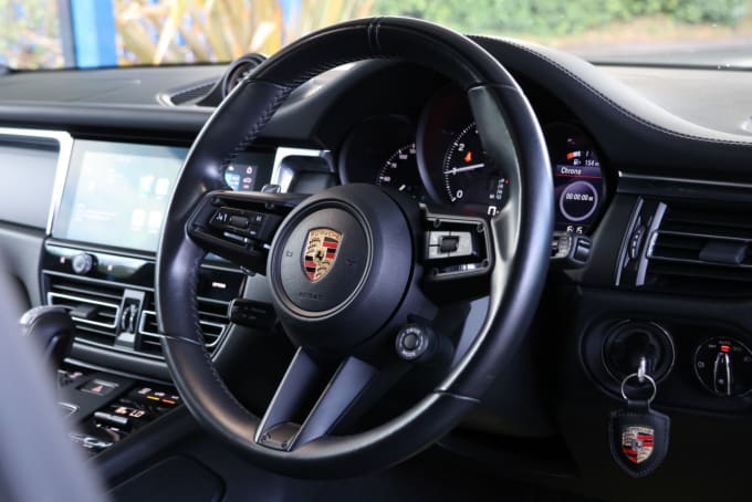 2025 Porsche Macan