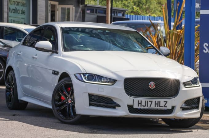 2025 Jaguar Xe