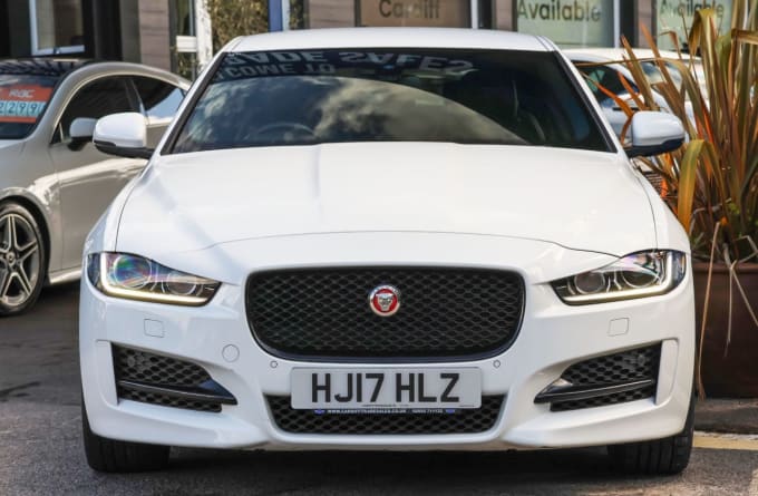 2025 Jaguar Xe
