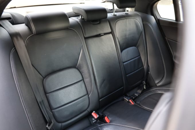 2025 Jaguar Xe