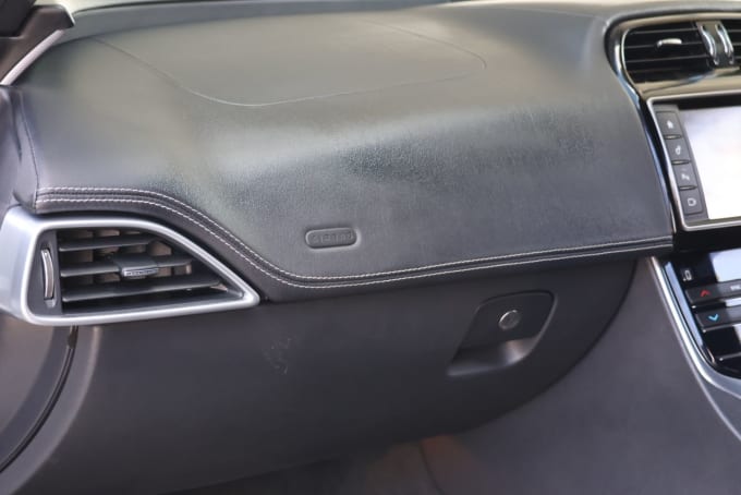 2025 Jaguar Xe