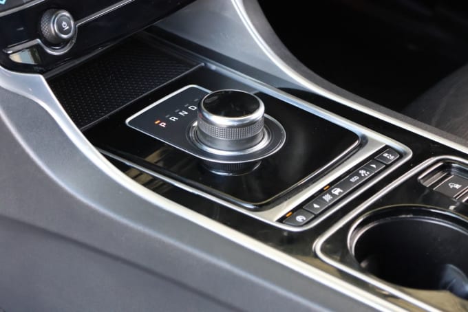 2025 Jaguar Xe