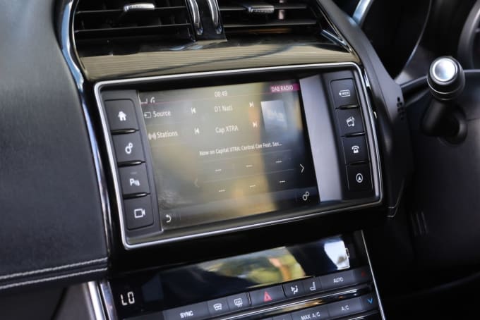2025 Jaguar Xe