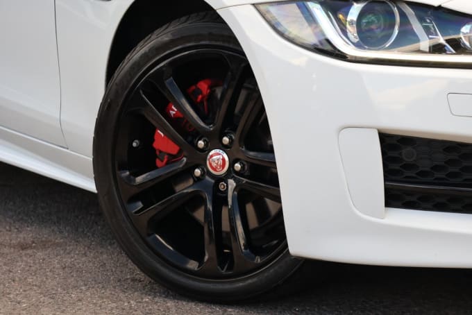 2025 Jaguar Xe
