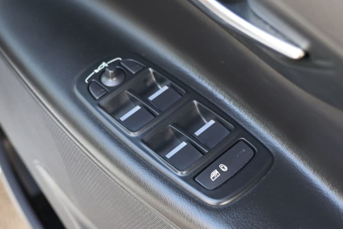 2025 Jaguar Xe