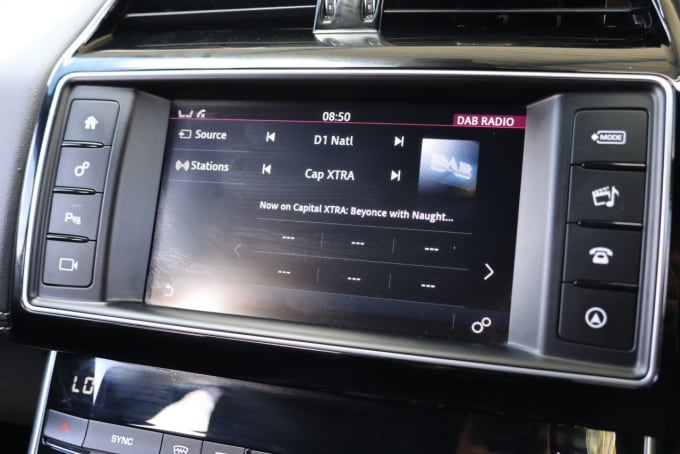 2025 Jaguar Xe