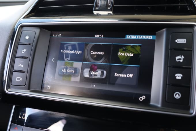 2025 Jaguar Xe