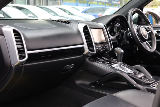 2025 Porsche Cayenne