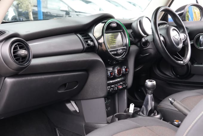 2025 Mini Hatch