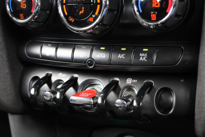 2025 Mini Hatch