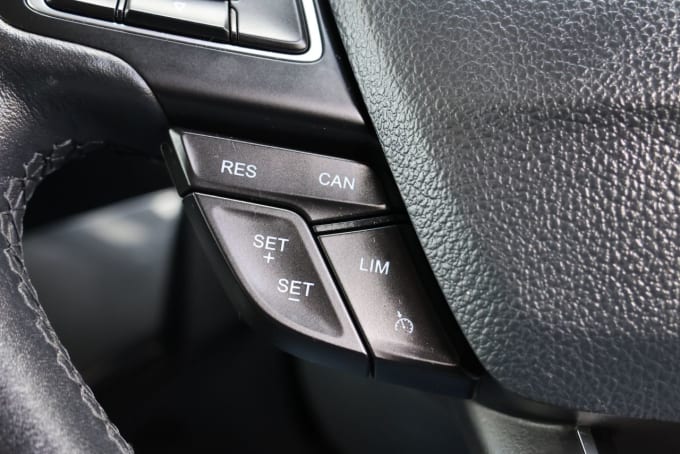2025 Ford Grand C-max