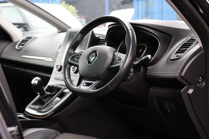 2025 Renault Scenic