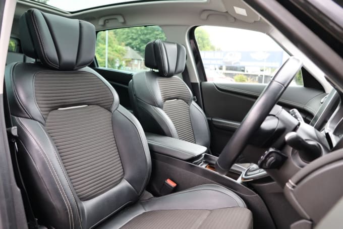2025 Renault Scenic