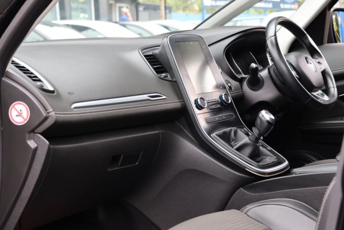 2025 Renault Scenic