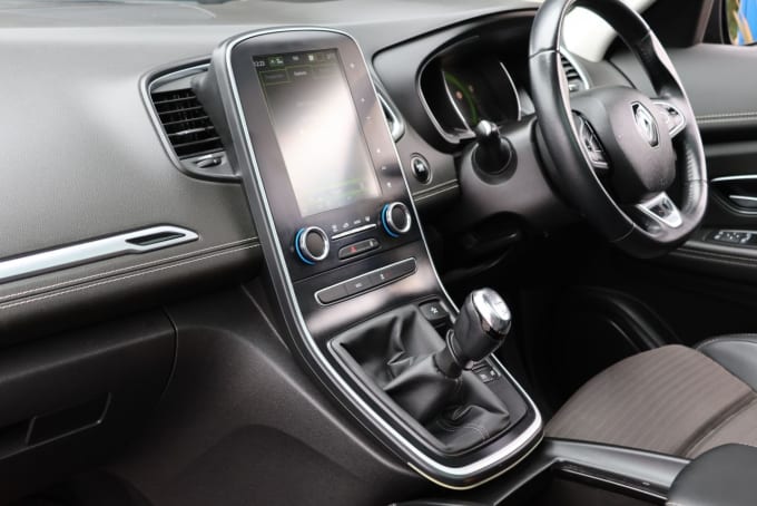 2025 Renault Scenic