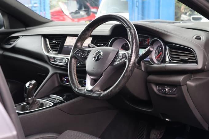 2025 Vauxhall Insignia