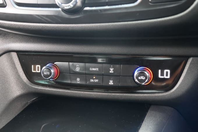 2025 Vauxhall Insignia