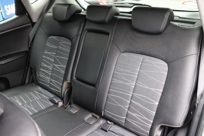 2025 Kia Venga