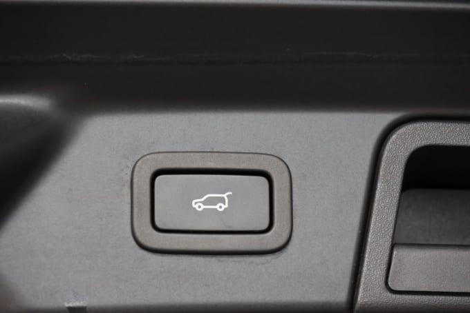 2025 Land Rover Range Rover Velar