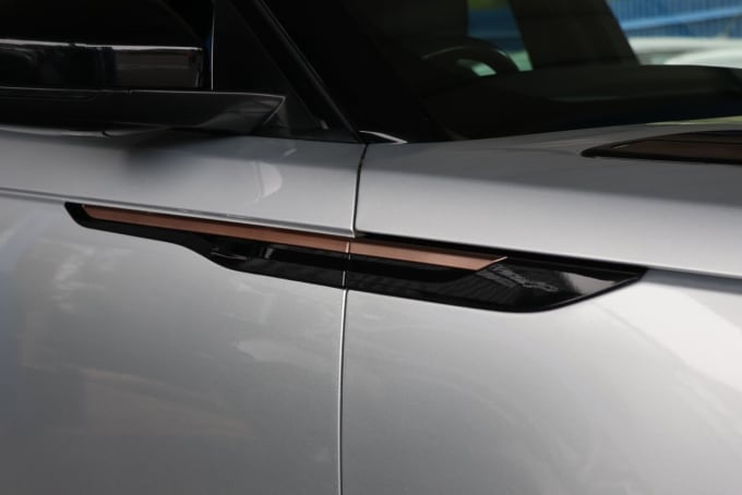 2025 Land Rover Range Rover Velar