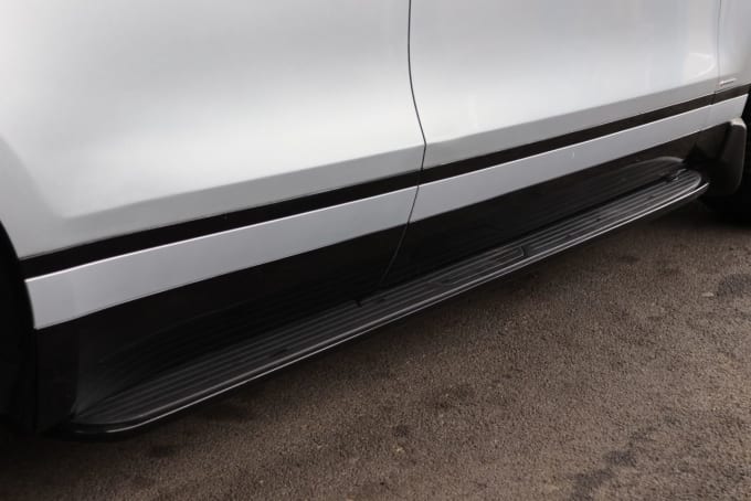 2025 Land Rover Range Rover Velar
