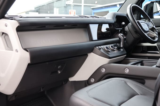 2025 Land Rover Defender